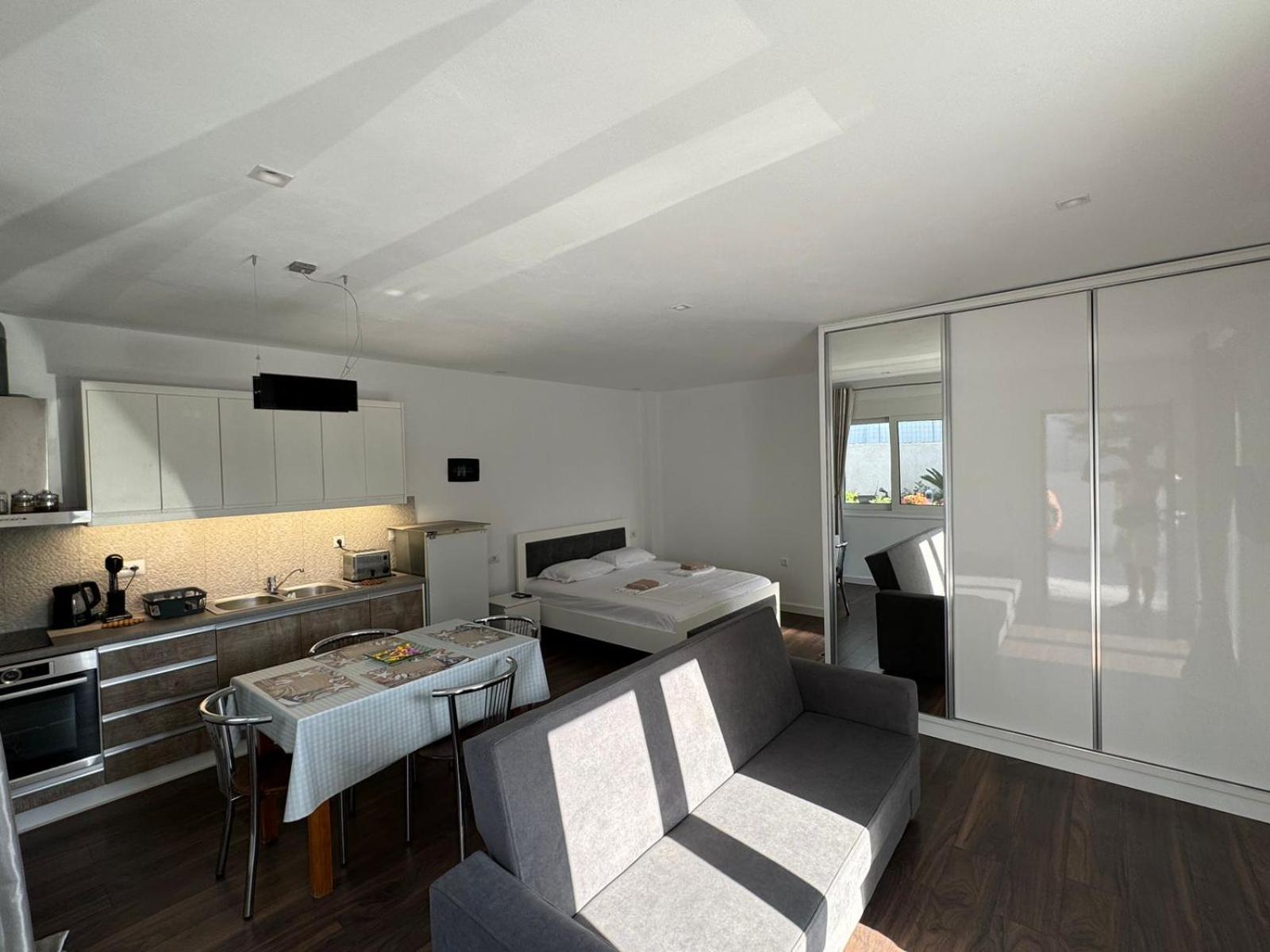 קסאמיל Sulozeqi Apartments מראה חיצוני תמונה